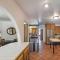 Lovely Tudor Home With Pool & Spa Near Russian River - جيرنفيل
