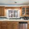 Lovely Tudor Home With Pool & Spa Near Russian River - جيرنفيل