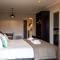 Paroa Hotel