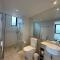 Breezy Seaview 2BR Apt in Broadbeach