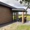 Chalet with shared pool near Giethoorn - Blesdijke