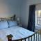 Picturebook cottage on prestigious polo estate - Stedham