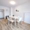 Modern & Chic Apartment with Balcony in Offenbach