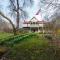 Moore House Inn & Cabins