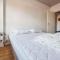 2 Bedroom Cozy Apartment In Oostende