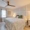 On The Rocks, 8 bed, 8,5 bath, Waterfront home with boat dock and rooftop deck - برادنتون بيتش