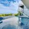 On The Rocks, 8 bed, 8,5 bath, Waterfront home with boat dock and rooftop deck - برادنتون بيتش