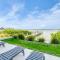 On The Rocks, 8 bed, 8,5 bath, Waterfront home with boat dock and rooftop deck - برادنتون بيتش