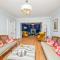Rosebank House - 12 Guests, 6 Ensuite Bedrooms, EV point, Games Rooms, Wood Burner, Pet Friendly!