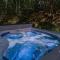 Modern Chalet w Hot Tub, Large Deck, Grill & WiFi