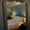 ROOMS AT THE QUAYSIDE - stylish en-suite rooms on Poole Quay all fully refurbed - Poole
