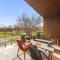 Luxurious 2-Bed Pool, Lift, Alfresco Dining