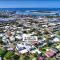 Fully airconditioned, pet friendly, 5mins to beach
