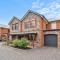 The Mews on Anzac Hwy - 3BR cosy home - 格莱内尔格
