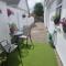 The middle of everywhere - 2 bedrooms option of making a third - One large 2 double beds One medium with One Double bed, option of adding a double bed to the Sitting Room as required - Waterford