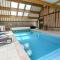 Maison Calme 14 personnes, piscine, jardin et parking