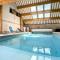 Logements calmes avec piscine, jardin et parking