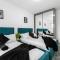 Spacious Detached House with 7 Beds Includes Ping Pong and Pool Table Sleeps 14 Free Parking - Feltham