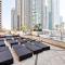 Blueground Princess Tower balcony pool DXB-809 - Dubaj