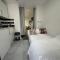4TH Studio Flat With Private Own Bathroom A London Luxury Family Home Setup and furnished With Double Bed plus A Double Futon-Sofa Bed A Single Futon Bed A Baby Cot and Garden and Free Parking - Lewisham