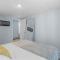 9 Bedroom, 14 Beds House Great for Big Groups Near Boardwalk, Tropicana