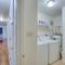 Less Than 3 Mi to French Quarter Pet-Friendly Home