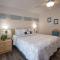 OPEN - Updated, beach, cozy and comfy, gated waterfront - سانت بيتي بيتش