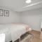 Spacious 5B2B home 5 min to airport with AC, Game Room, WiFi, Parking - سيتاك