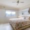 Fish Cottage Ulladulla - Linen not supplied - 3 bedroom house - sleeps 8 - pet friendly