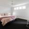 Peppi Place - 2 Bedroom with Ensuites Town Villa