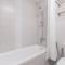 "Astounding Marina studio, walk to beach & Metro"