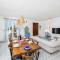 Villa Blue Island