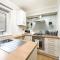 One bedroom central Slough with parking