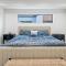 Blocks from the beach with a golf cart and pool! - 克利尔沃特