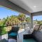 Blocks from the beach with a golf cart and pool! - 克利尔沃特