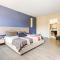 Villa Llum with Views, Pool 25 minutes from BCN - Alella