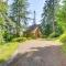 Langley Forest Cabin with Grill Less Than 2 Mi to Downtown! - Langley