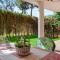 Beautiful 2BR APT with Terrace, Garden & Pool - مربلة