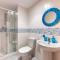 Beautiful 2BR APT with Terrace, Garden & Pool - مربلة