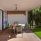 Beautiful 2BR APT with Terrace, Garden & Pool - مربلة