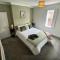 CECIL HOUSE - Stylish 2-bed, Sleeps 5 Guests, Free parking for 2 Cars, Close to Cathedral, Bars & Restaurants