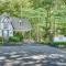 Hot Tub and EV Charger Helen Getaway with Views!