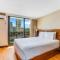 Aqua Bamboo Waikiki