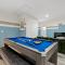 Epic Indoor Slide Pool&Hot Tub Mini Golf Fire Pit - Oakhurst Shores