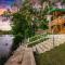 New Riverfront Stunning Views Fire Pit! - 新布朗费尔斯