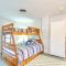 Prime Lakeside Village Location Apt with Kitchen!
