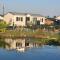 Chalet Sea-renity Lakeside met jacuzzi