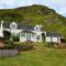 NEW! Farmhouse on Loch Tralaig - Firepit & Games - 克勒姆福特