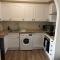 Central - 1 bed, cosy retreat - 史云顿