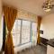 The Royal - Studio with Balcony & Panoramic View - Крайова